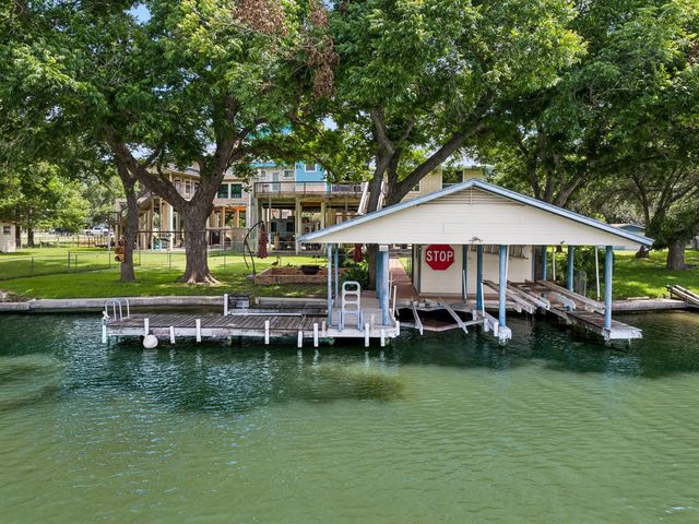 160 Lakeside Dr. 