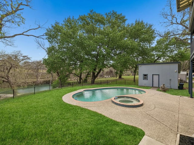54 Hampton Dr. S