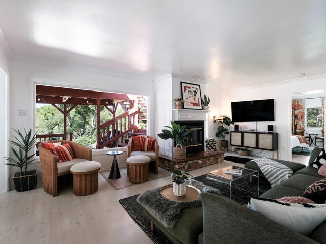 901 Glenn Dr. 