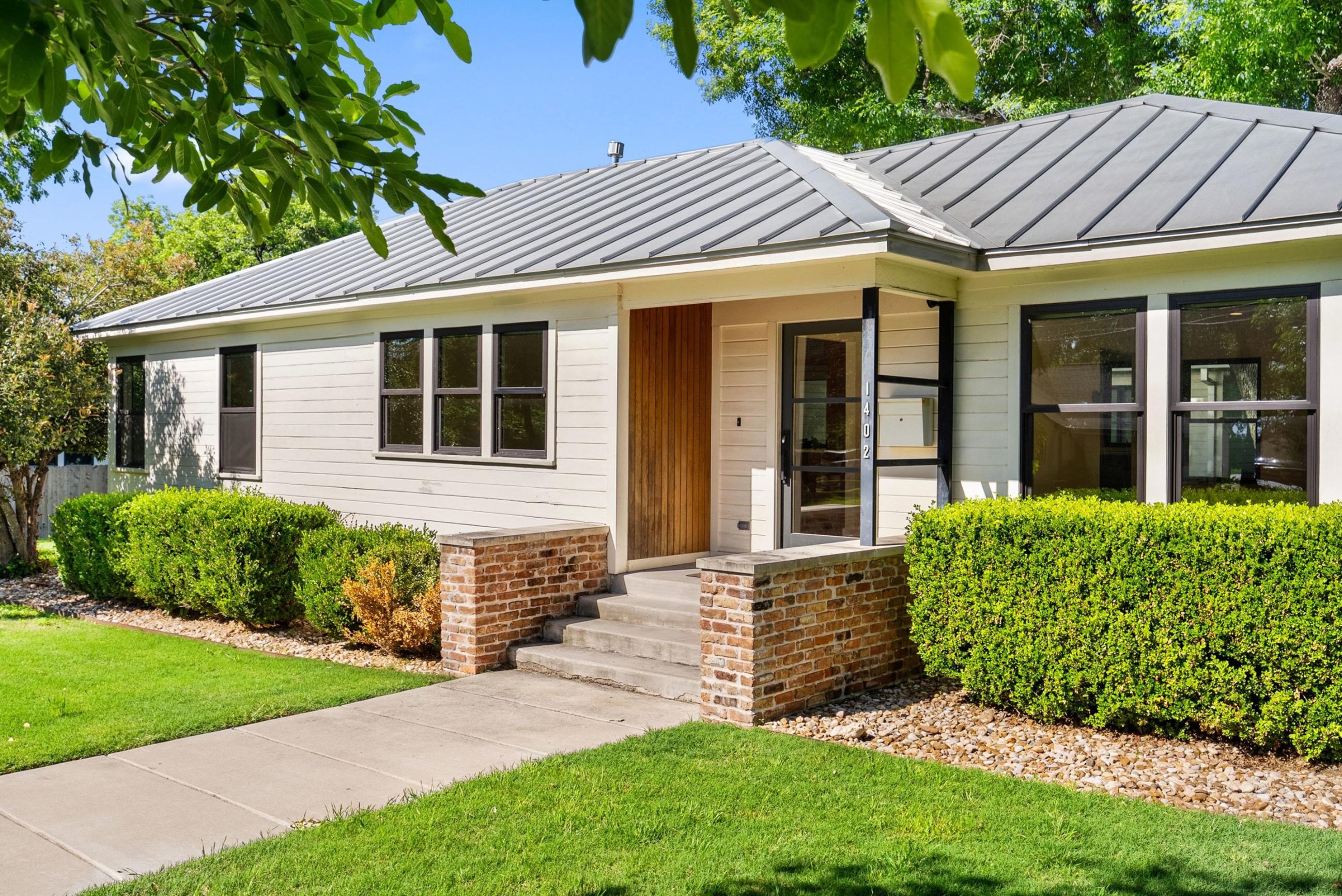  Real Estate - MLS # 0001402, Residential real estate for Sale in University Block, MLS Listings # 0001402
