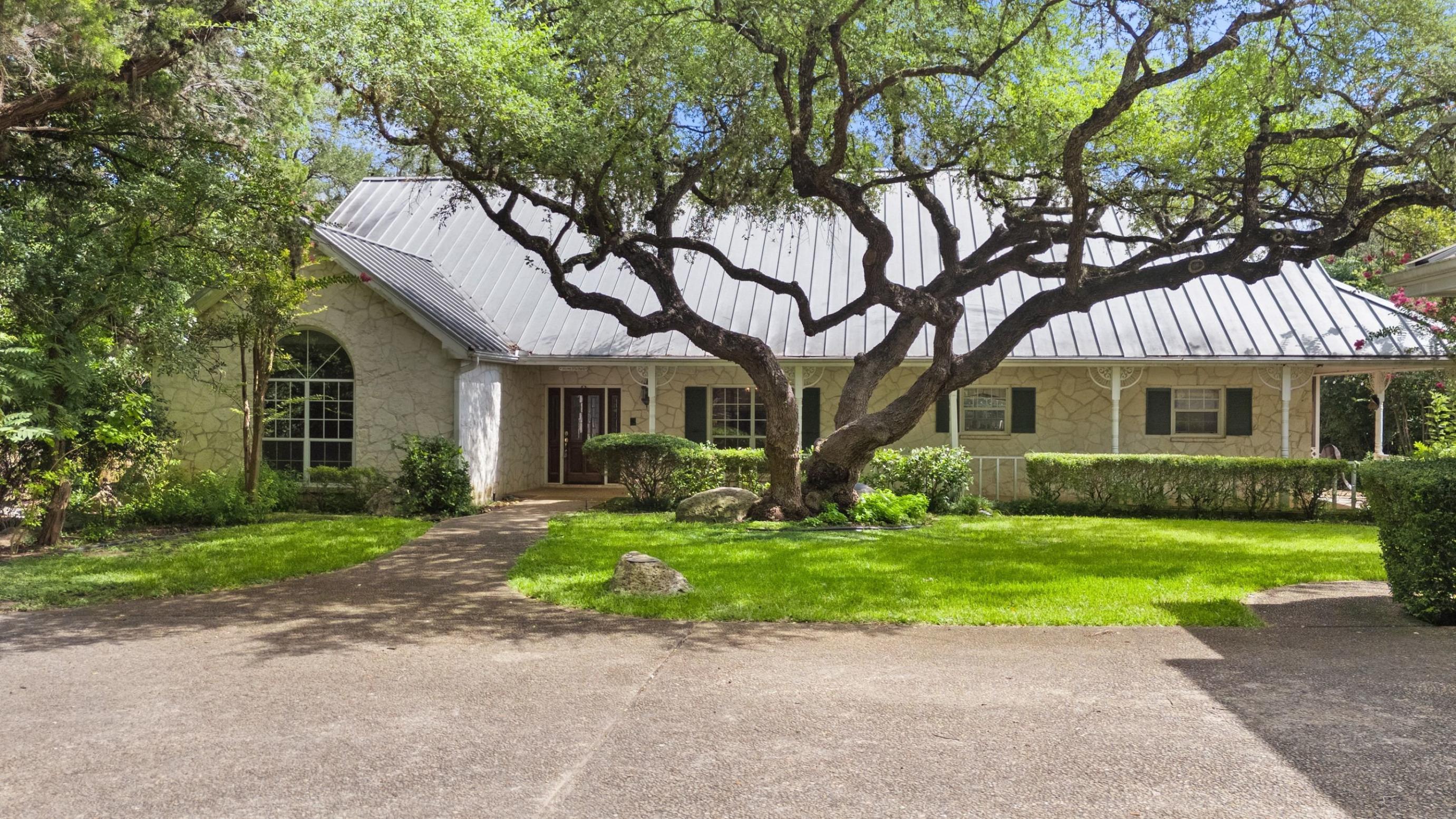 Residential Real Estate for Sale at 1731 Riada on Guadalupe River - MLS #0001731