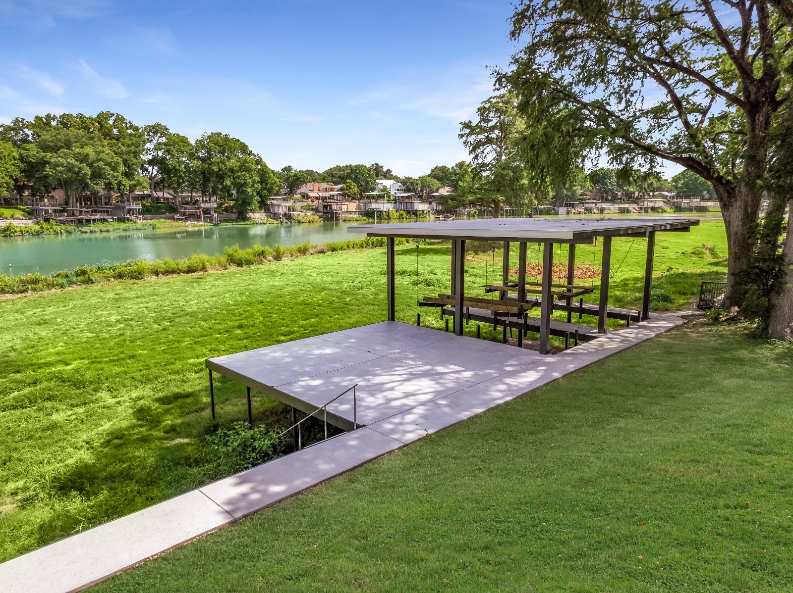 McQueeney Homes for Sale on Lake McQueeney in the Zipcode of 78123